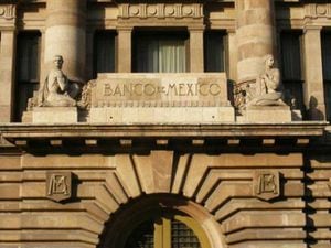Banxico mantiene su tasa de interés en 4.25%