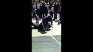 VIDEO. Estudiante golpea a un compañero y esto dice el establecimiento