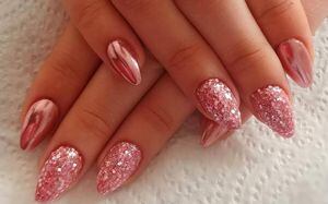 Cinco formas de llevar el rose gold en tus uñas