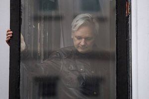 Julian Assange habría renunciado al asilo de Ecuador en 2017