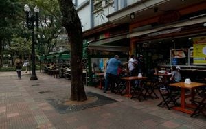 Governo de SP anuncia linha de crédito e redução do ICMS do setor de bares e restaurantes para 3,2%