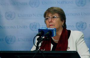 Bachelet saluda a los "héroes de la salud" y les agradece por su labor ante pandemia de coronavirus