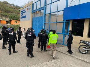 Nueve funcionarios de la cárcel El Rodeo, en Manabí, fueron detenidos