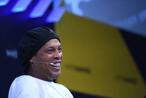 ¿Ronaldinho se cambio de nacionalidad? El astro fue detenido y así reaccionaron las redes