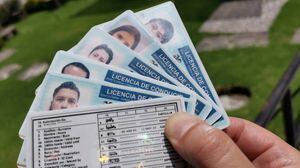 ¿Cómo reclamar la licencia de conducir retenida en Guayaquil?