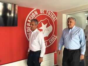 Se empapa con la Roja : Reinaldo Rueda conoció el camarín de la Selección y Juan Pinto Durán
