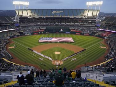 Fanáticos bloquean primer juego de los Athletics en protesta por mudanza a Las Vegas