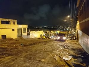 Tras operativo, autoridades recuperan el espacio del mercado de San Roque