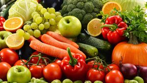 Especialista revela cuál es la manera correcta de consumir frutas y verduras