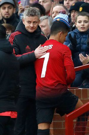 Técnico del Manchester United confirmó que Alexis Sánchez se resintió de su antigua lesión