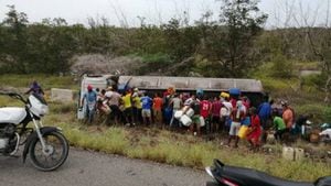 Videos revelan magnitud de accidente en la Troncal del Caribe por imprudencia de la gente