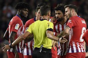 Diego Costa protagoniza la primera polémica del partido Barcelona ante Atlético