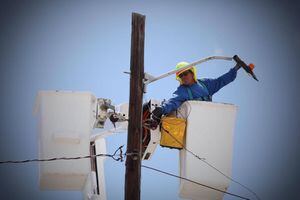 AEE anuncia que interrumpirá la electricidad en dos municipios