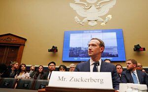 Aprueban millonario acuerdo para que Facebook salga libre en escándalo de violación de datos privados