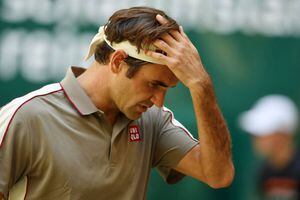 Roger Federer se opera la rodilla quedando fuera de la temporada de arcilla y Roland Garros