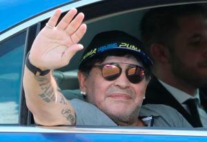 A Maradona le suministraba alcohol y marihuana, según nuevos audios