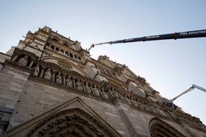 Retiran las obras de arte de la catedral de Notre Dame