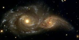 Registro do Telescópio Hubble da NASA revela fusão de duas galáxias espirais