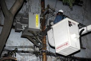 Restablecido 97% del servicio eléctrico tras sismo en Oaxaca: CFE