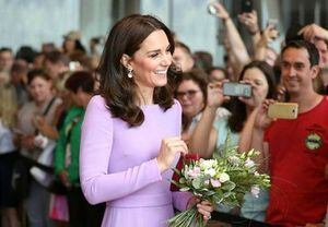 Divulgam fotos raras do batizado de Kate Middleton, esposa do príncipe William
