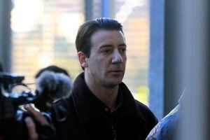 Sólo con medidas cautelares: "Tea Time" consigue suspensión condicional de demanda por violencia contra su ex pareja