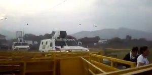 Medio oficialista venezolano asegura que hay una fotógrafa chilena herida y califica como una farsa la deserción de militares en la frontera con Colombia