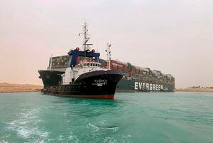 FOTOS: Más de 230 barcos a la espera de atravesar el canal de Suez bloqueado: exportadores de Ecuador usan la ruta