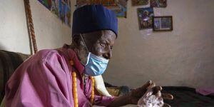 ¡Tiene 114 años! Un monje etíope logra sobrevivir al temible coronavirus