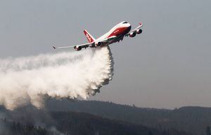Incendios forestales: un sólo Supertanker alcanza la capacidad de casi toda la flota de Conaf