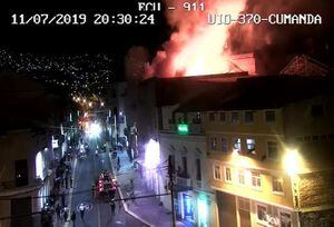 Incendio estructural en Cumandá, centro de Quito