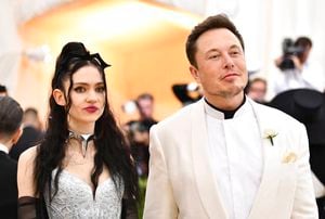 Las declaraciones de Grimes sobre la "pobreza" de Elon Musk
