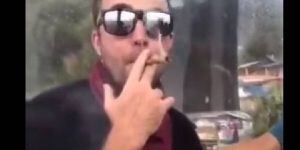(Video) Extranjero que fumó dentro del Metrocable se disculpó por su conducta