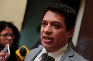 Se declara la rebeldía del ex viceministro Kamilo Rivera