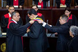 Maduro se posesiona por segunda vez y será presidente de Venezuela hasta 2025