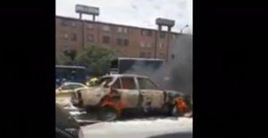 VIDEO: incendió su carro para que la Policía no lo inmovilizara