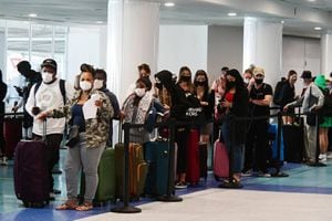 Mascarillas seguirán siendo obligatorias en Aeropuerto Luis Muñoz Marín