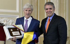 Carlos Antonio Vélez, indignado con el homenaje de Iván Duque a José Pékerman