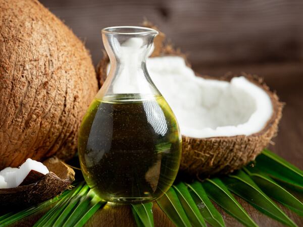 Beneficios del aceite de coco para humectar tu cuerpo