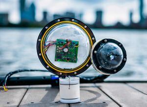 Ingenieros del MIT desarrollan una cámara submarina inalámbrica que no requiere baterías