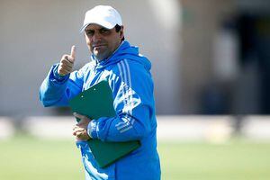 Hoyos no duda: "Si llega Bielsa, sería una bendición para el fútbol y el país"
