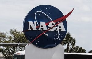 NASA quiere que le ayudes a encontrar exoplanetas desde tu casa con un telescopio y un smartphone