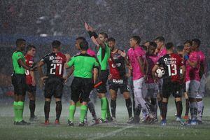 Independiente del Valle vs Colón de Santa Fe: Lluvia torrencial en la final de la Copa Sudamericana