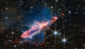 Telescopio Espacial James Webb capta los primeros chorros de gas y plasma que suelta una estrella naciente