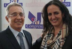 Escogen a Uribe como el mejor senador del año