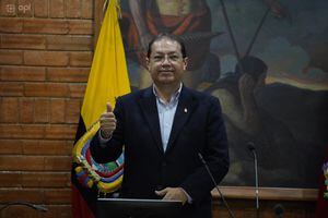 Santiago Guarderas asume la Alcaldía de Quito tras revocatoria de medidas cautelares de Jorge Yunda