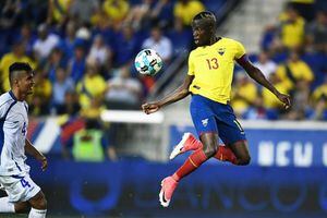 Con caras nuevas y estrellas consagradas: La renovada nómina de Ecuador para jugar ante Chile