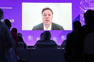 Elon Musk ratifica que un prototipo funcional Optimus, el robot de Tesla, estará disponible el 30 de septiembre