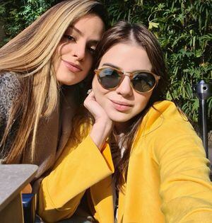Mãe viraliza ao explicar por que apagou redes sociais da filha de 14 anos com mais 2 milhões de seguidores
