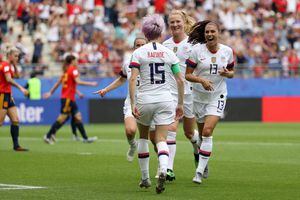 Estados Unidos sufre contra España pero igual se mete en los cuartos de final del Mundial Femenino