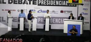 ¡Tremendo 'vaciadón'! Vargas Lleras regaña al moderador por un malentendido